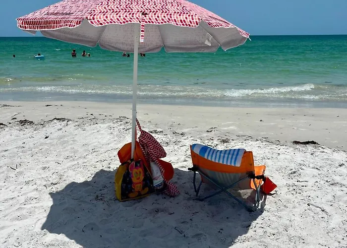 Barefoot In Indian Shores Minutes From Clearwater Apartment *