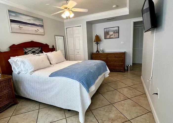 Apartment Barefoot In Indian Shores Minutes From Clearwater